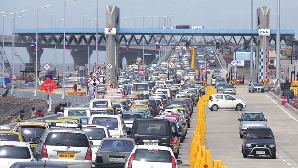 With effect from 1 December, there shall be no collection of cash at Toll Plazas, instead FasTag will be used for the collection of the toll fee.