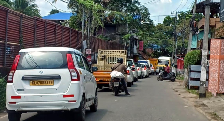 Kochi Metro, road redevelopment, funding challenges